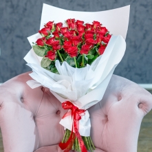 Bouquet of Wrapped Red Roses 40 - 60 cm alt vedere product