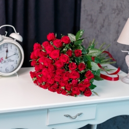 Букет из 51 красной розы 50 - 60 см
