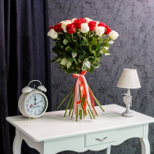 Red-White Bouquet of Roses 80-90 cm alt vedere product