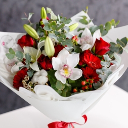 Red-White Bouquet