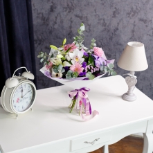 White Pink Purple Bouquet alt vedere product 3