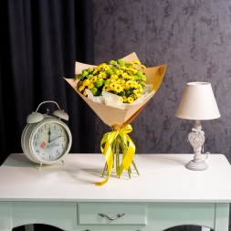 15 Yellow-green Chrysanthemums