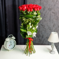Bouquet of 19 Roses 80-90 cm and Orchid