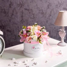 Medium White Luxury Box with Mixed Flowers alt vedere product 6