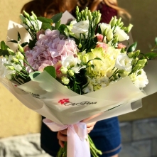 Mixed Bouquet with Hydrangea alt vedere product 3