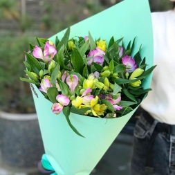 Buchet din Alstroemeria