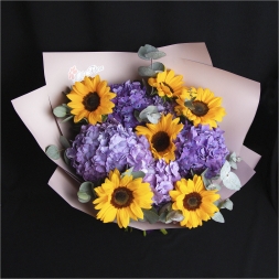 Bouquet of Hydrangea and SunFlower