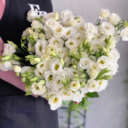 Bouquet of White Moldovan Lisianthus