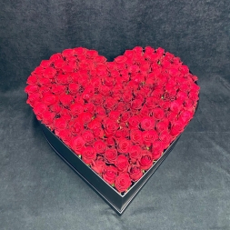 101 Trandafiri in Forma de Inima