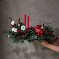 Aranjament Rosu Pentru Masa de Revelion