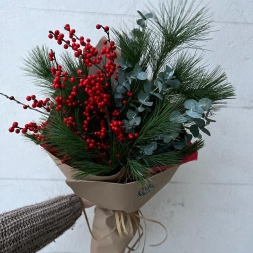 Buchet cu Ilex, Pin si Eucalipt