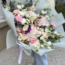 Bouquet of White and Pink Flowers