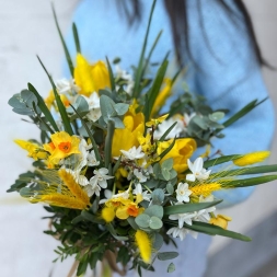 Spring Bouquet with Tulips and Narcissus Spray