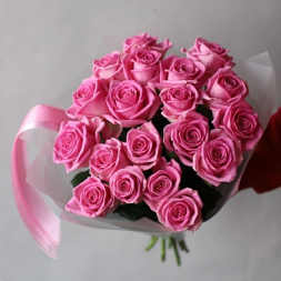 Bouquet of 19 Pink Roses EL