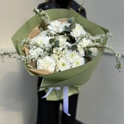 Весенний букет с белыми цветами