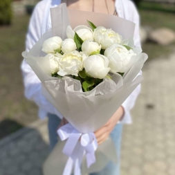 Bouquet White Peonies