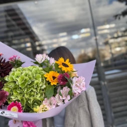 Buchet de Toamna cu Dalii, Hortensie si Floarea Soarelui