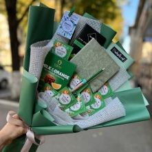 Elegant Practical and Decorative Green Bouquet alt vedere product