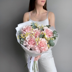 Bouquet of Pink French Roses and Matricaria