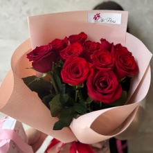 Bouquet of 11 Red Roses and Raffaello Box alt vedere product 2
