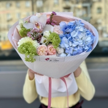 Spring Bouquet with Hydrangea, Orchid and Viburnum alt vedere product