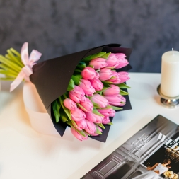 Special Bouquet Nr 13 of 25 pink tulips