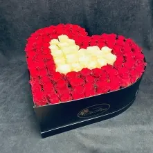 Heart with 101 White and Red Roses alt vedere product 4