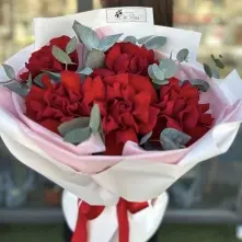 Bouquet of Red Twisted Roses and Eucalyptus alt vedere product 3