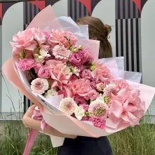 Buchet Roz Pudrat cu Trandafiri, Crizanteme si Garoafe alt vedere product 3