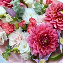 Bouquet with Pink Dahlias and Delicate Carnations alt vedere product 3