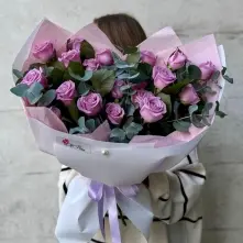 Buchet din Trandafiri Lila si Eucalipt alt vedere product