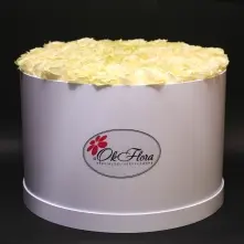White Box with 101 White Roses alt vedere product 2
