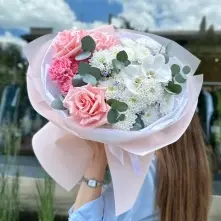 Delicate Bouquet with Pink Roses, Orchids and White Chrysanthemums alt vedere product 7