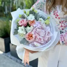 Buchet Pastel cu Hortensie Roz și Trandafiri &Icirc;mbujorați alt vedere product 2