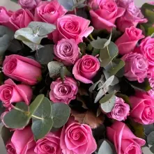 Pink and Lilac Roses Bouquet with Eucalyptus alt vedere product 6