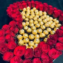 Heart Box Roses and Ferrero Rocher alt vedere product 8