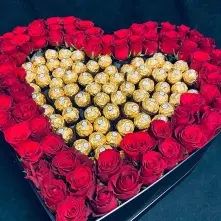 Heart Box Roses and Ferrero Rocher alt vedere product 4