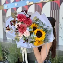 Bouquet with Sunflowers and Pink Dahlias alt vedere product 6
