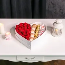 Big Heart with Roses and Sweets alt vedere product 3