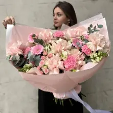 Powder Pink Bouquet with Roses, Chrysanthemums and Carnations alt vedere product