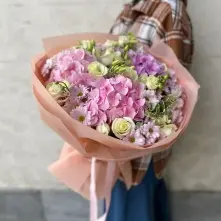 White Pink Bouquet with Hydrangeas and Chrysanthemums alt vedere product 2