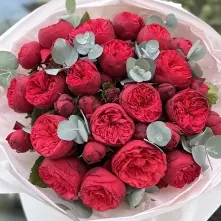 Bouquet with Red Piano Roses and Eucalyptus alt vedere product 3