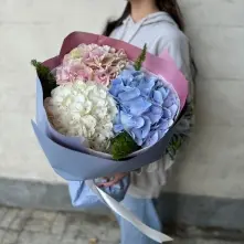 Buchet cu Hortensii Multicolore si Verdeata Decorativa alt vedere product 4