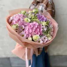 White Pink Bouquet with Hydrangeas and Chrysanthemums alt vedere product 3
