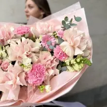 Powder Pink Bouquet with Roses, Chrysanthemums and Carnations alt vedere product 6