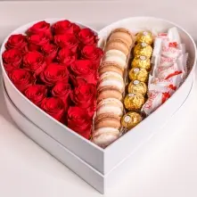 Big Heart with Roses and Sweets alt vedere product 4