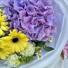 Buchet cu Hortensie Mov și Gerbere Galbene alt vedere product 3