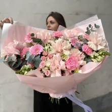 Powder Pink Bouquet with Roses, Chrysanthemums and Carnations alt vedere product 3
