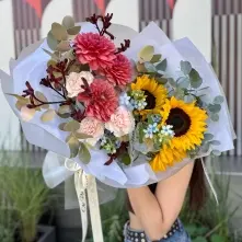 Bouquet with Sunflowers and Pink Dahlias alt vedere product